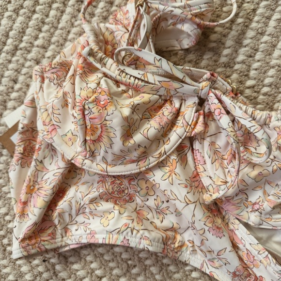 Billabong Bikini - Picture 3 of 3